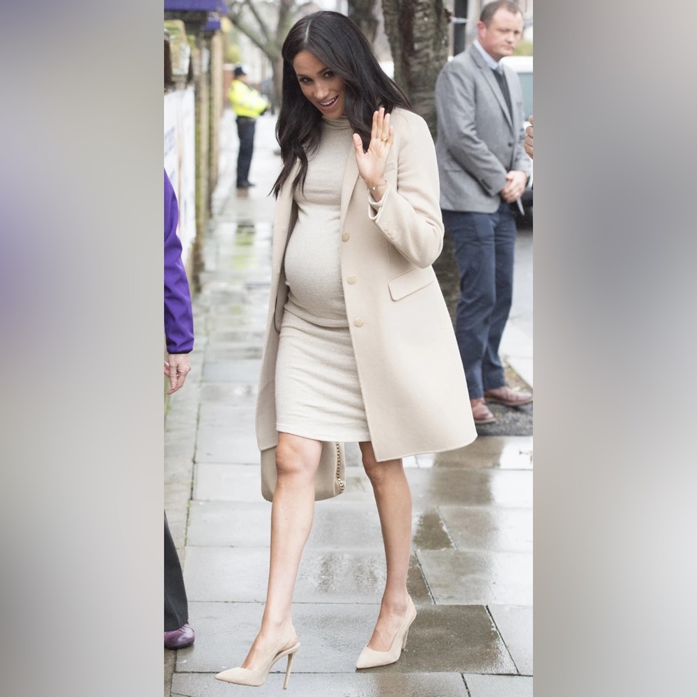 H&M Meghan Markle maternity beige dress